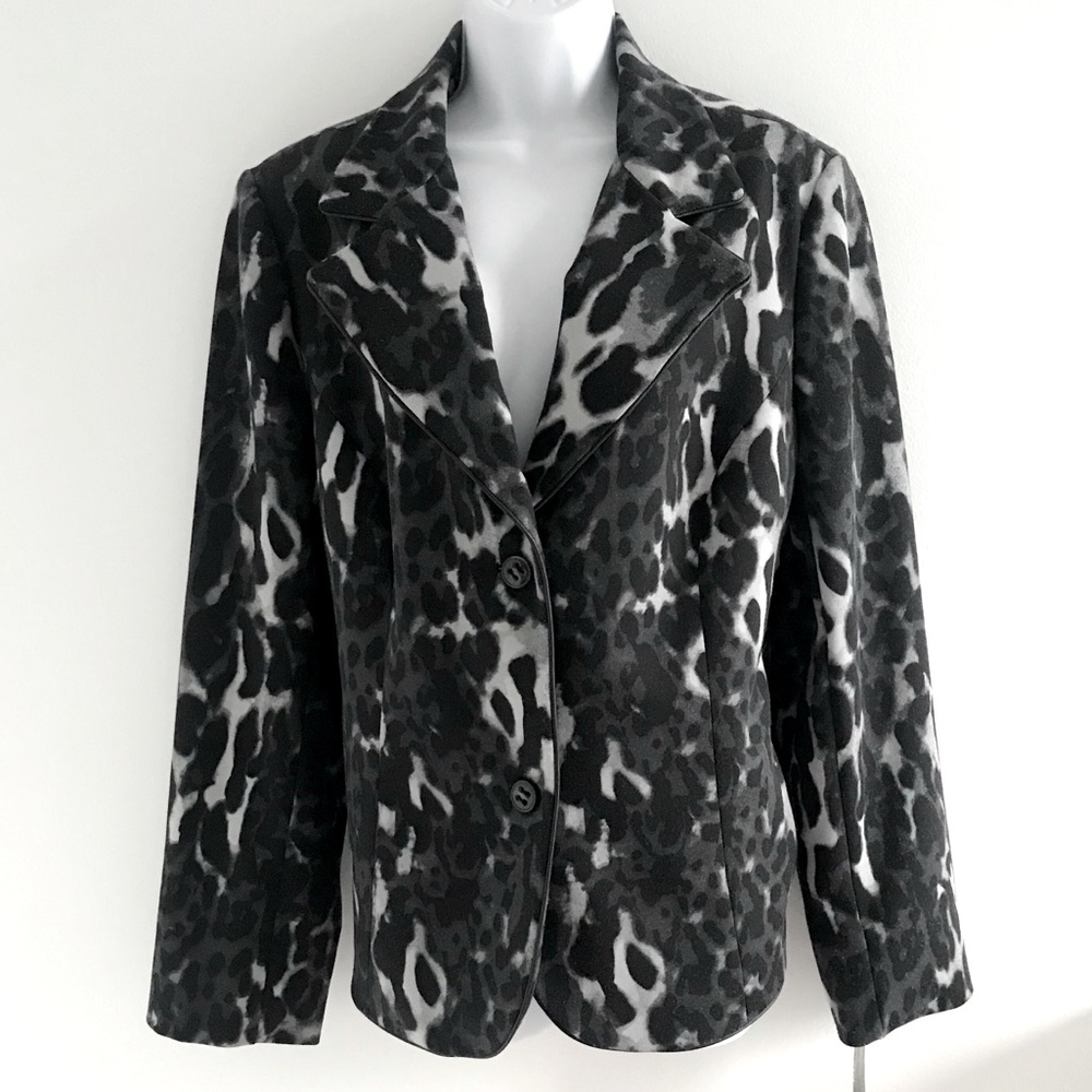 NWOT Guillaume Black Leopard Blazer Winter Jacket